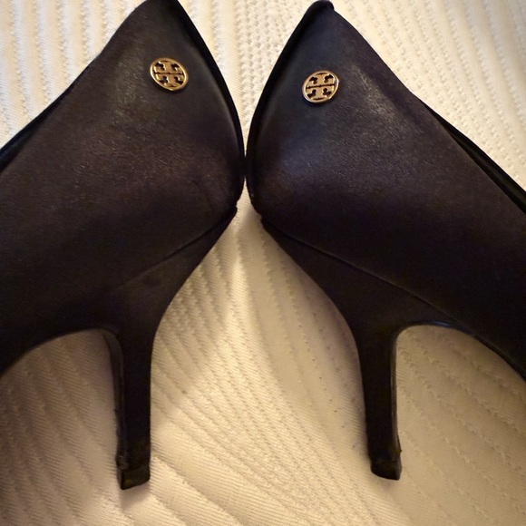 Tory Burch Satin Pumps - Picture 1 of 5